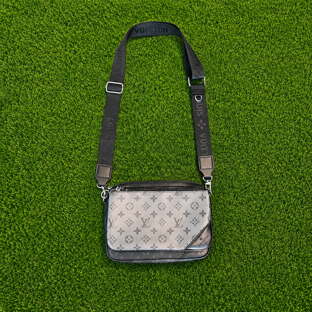 Louis Vuitton Messenger Bag